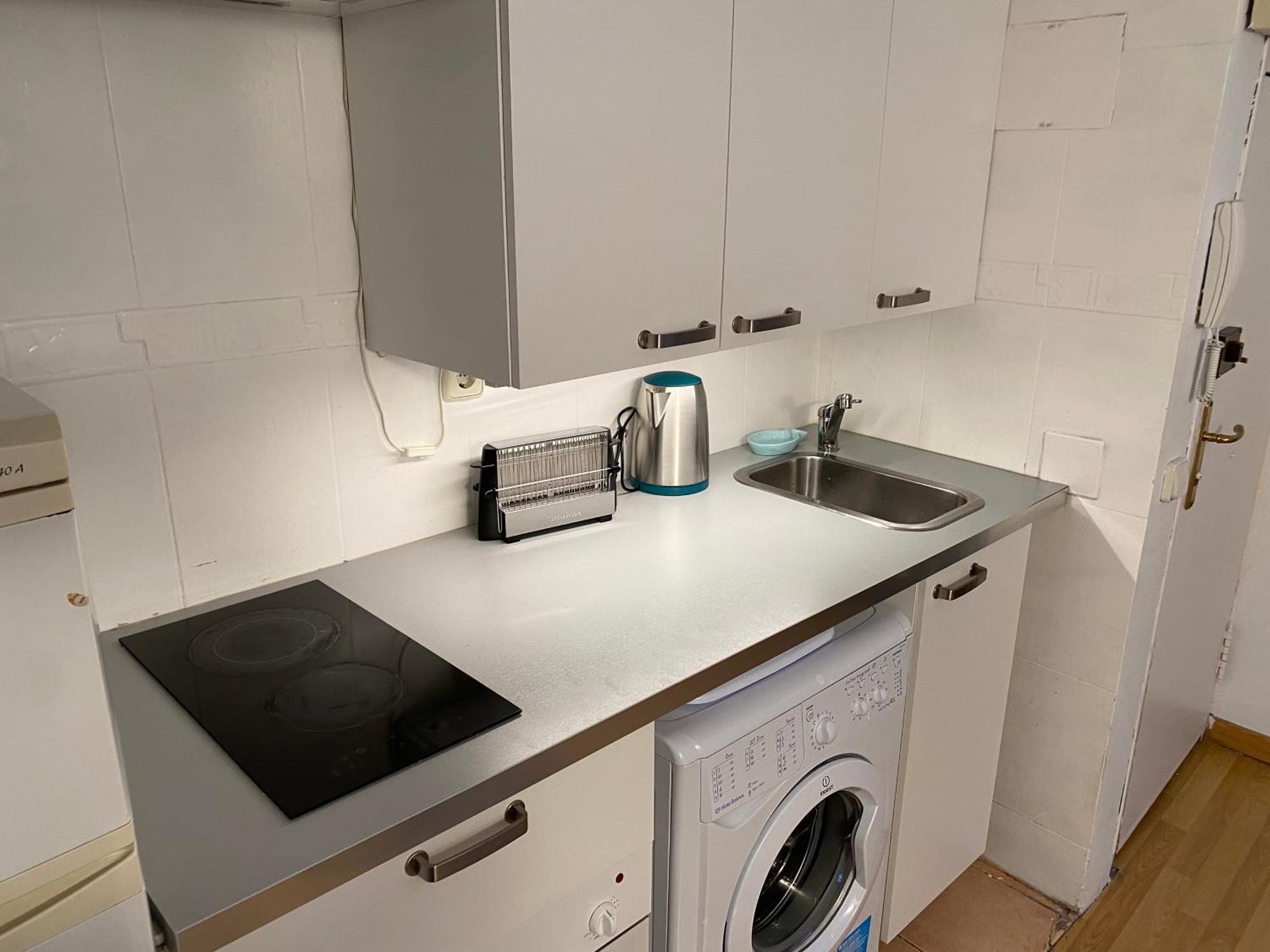 San Bernabe, Apartamento Para 2 En Las Vistillas Junto A Metro Puerta De Toledo Madrid Exteriör bild